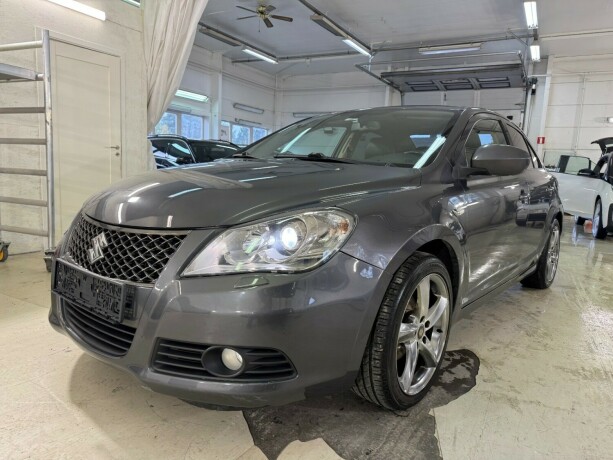 suzuki-kizashi-bensin-2010-big-7