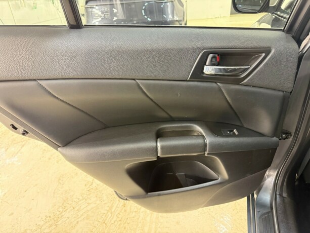 suzuki-kizashi-bensin-2010-big-24