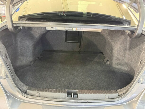 suzuki-kizashi-bensin-2010-big-23