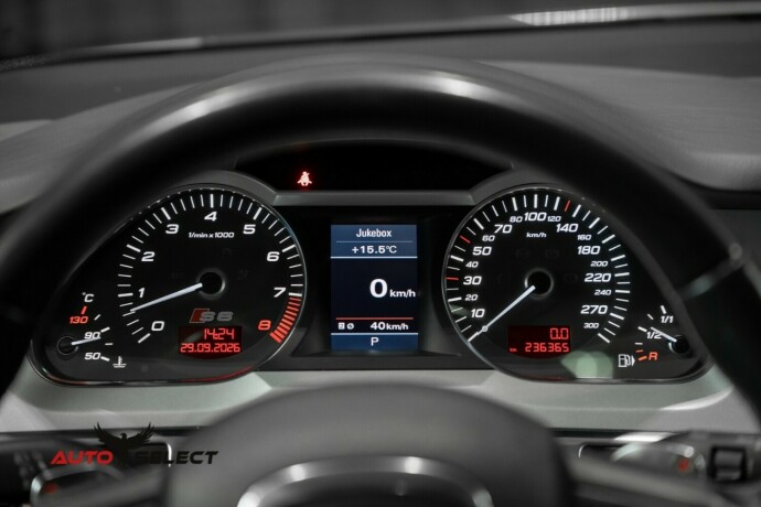 audi-s6-bensin-2010-big-33