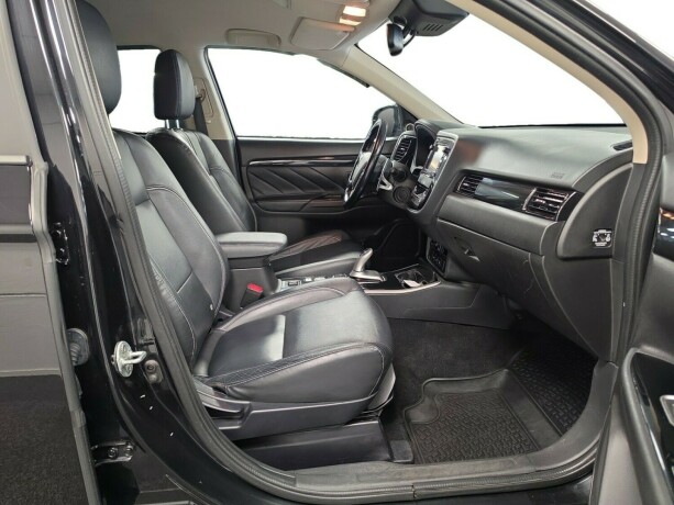 mitsubishi-outlander-elektrisitetbensin-2017-big-9