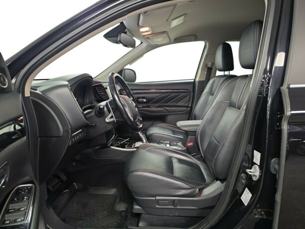 mitsubishi-outlander-elektrisitetbensin-2017-big-4