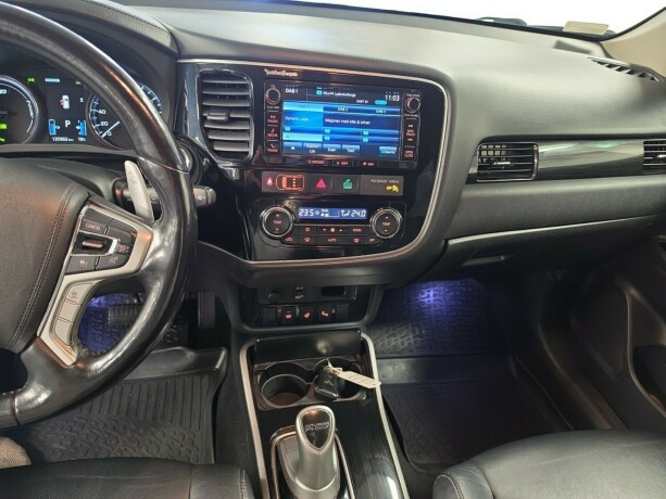 mitsubishi-outlander-elektrisitetbensin-2017-big-8
