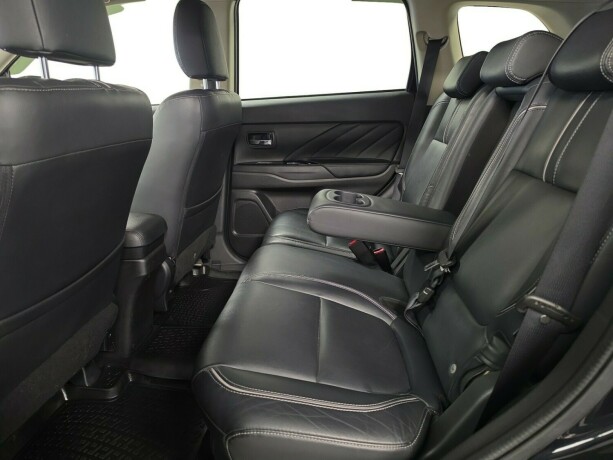 mitsubishi-outlander-elektrisitetbensin-2017-big-10
