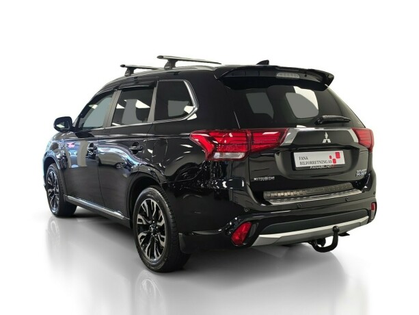 mitsubishi-outlander-elektrisitetbensin-2017-big-1