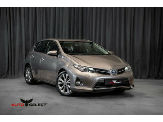 Toyota | Auris | Elektrisitet+bensin | 2013