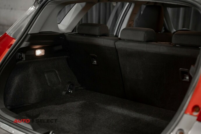 toyota-auris-elektrisitetbensin-2013-big-40