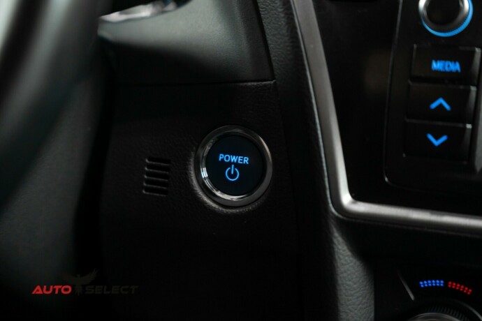 toyota-auris-elektrisitetbensin-2013-big-32