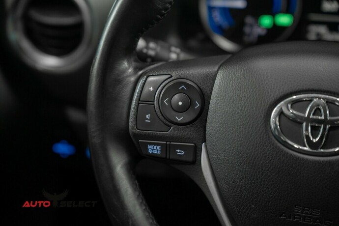toyota-auris-elektrisitetbensin-2013-big-24