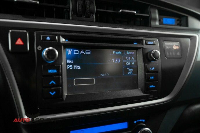toyota-auris-elektrisitetbensin-2013-big-33