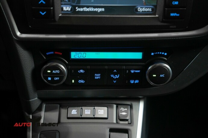 toyota-auris-elektrisitetbensin-2013-big-30
