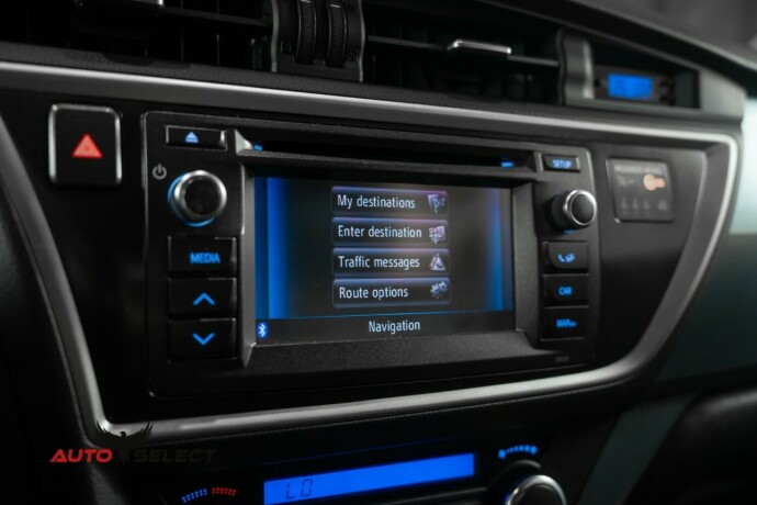 toyota-auris-elektrisitetbensin-2013-big-37