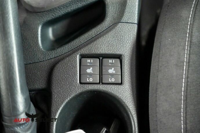 toyota-auris-elektrisitetbensin-2013-big-27