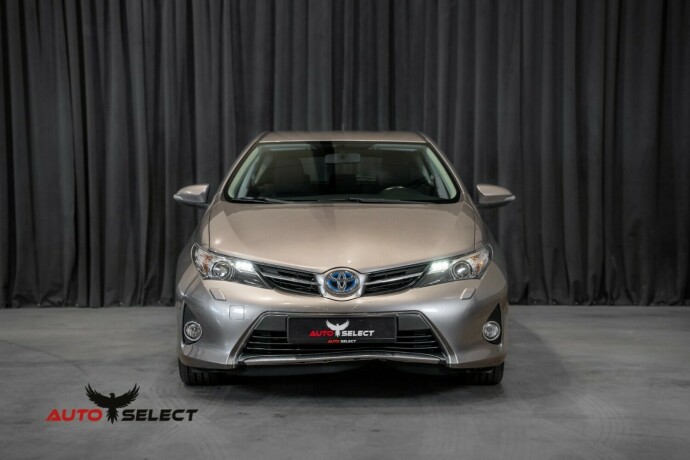 toyota-auris-elektrisitetbensin-2013-big-4