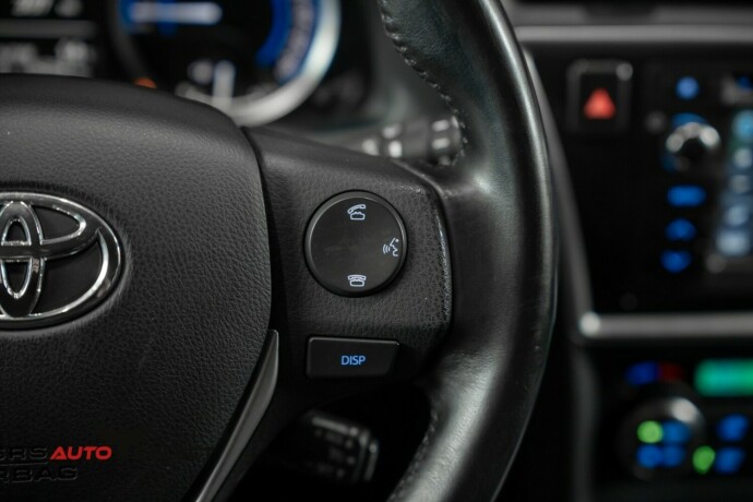 toyota-auris-elektrisitetbensin-2013-big-25