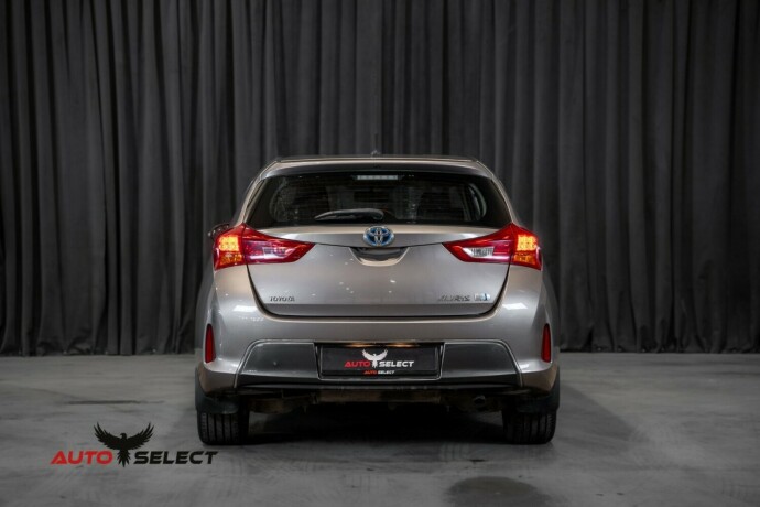 toyota-auris-elektrisitetbensin-2013-big-38