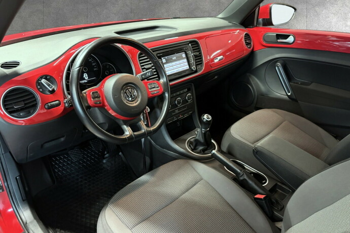 volkswagen-beetle-bensin-2012-big-8