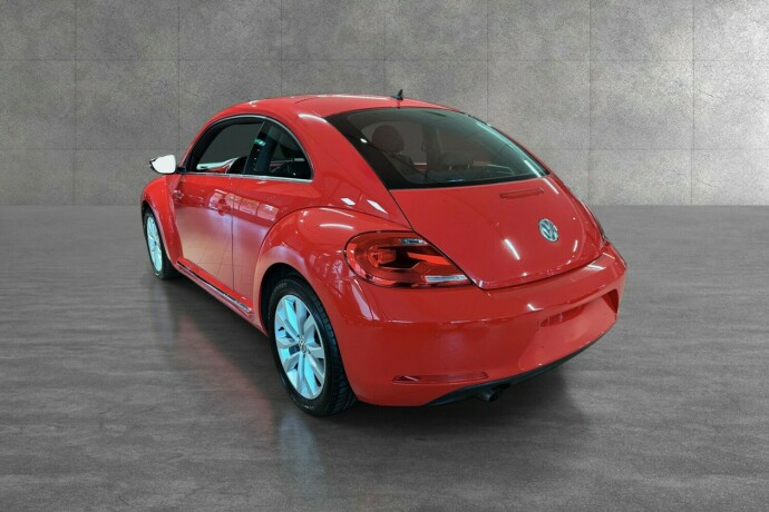 volkswagen-beetle-bensin-2012-big-3