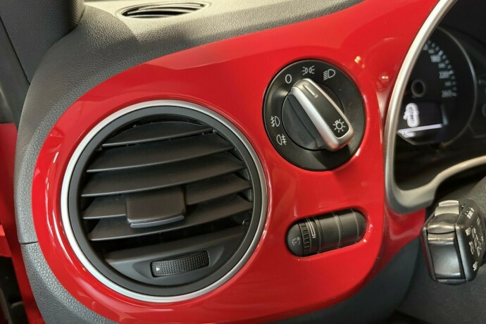 volkswagen-beetle-bensin-2012-big-21