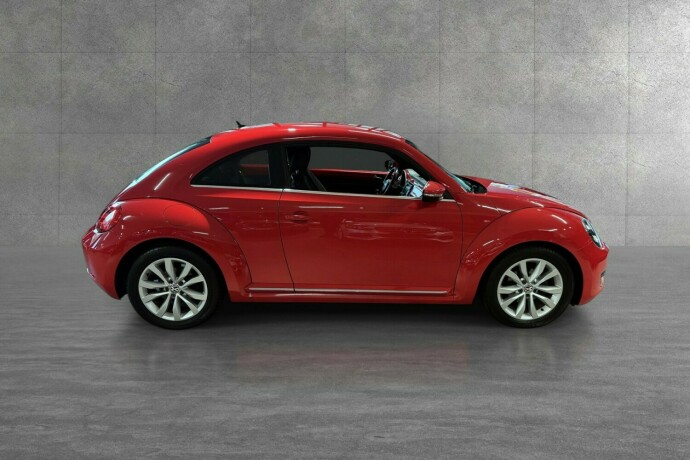 volkswagen-beetle-bensin-2012-big-6