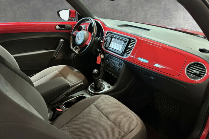 volkswagen-beetle-bensin-2012-big-12