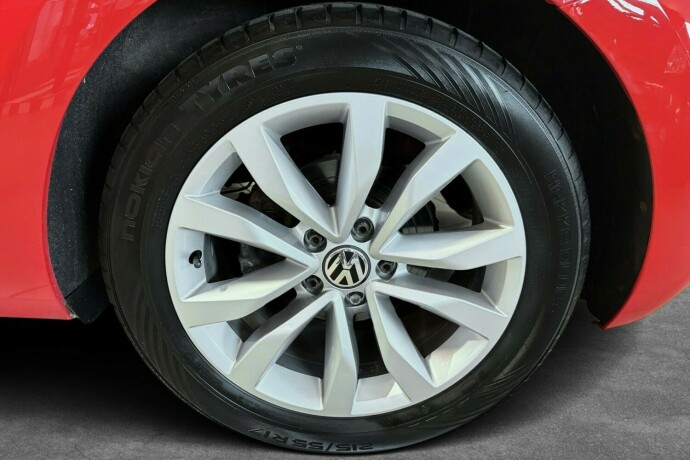 volkswagen-beetle-bensin-2012-big-24