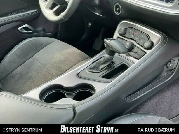 dodge-challenger-bensin-2017-big-5