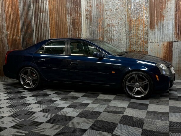 cadillac-cts-bensin-2003-big-2
