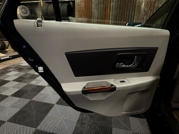 cadillac-cts-bensin-2003-big-41