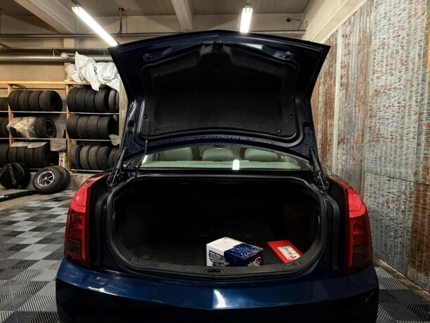 cadillac-cts-bensin-2003-big-42