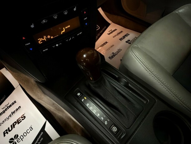 cadillac-cts-bensin-2003-big-31