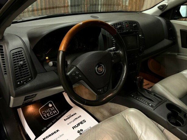 cadillac-cts-bensin-2003-big-23