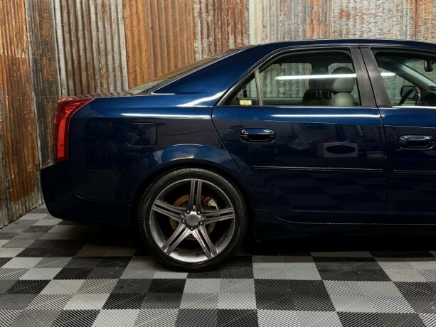 cadillac-cts-bensin-2003-big-4