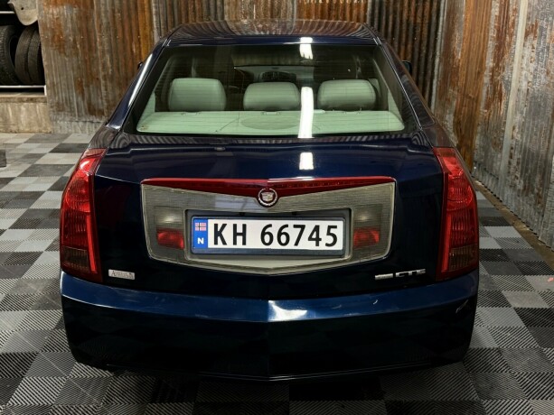 cadillac-cts-bensin-2003-big-19