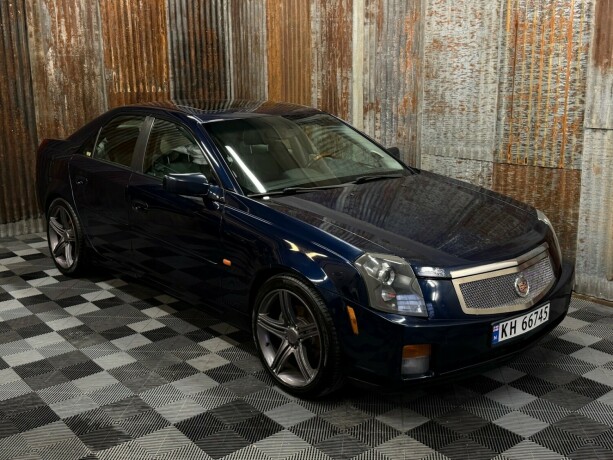 cadillac-cts-bensin-2003-big-1