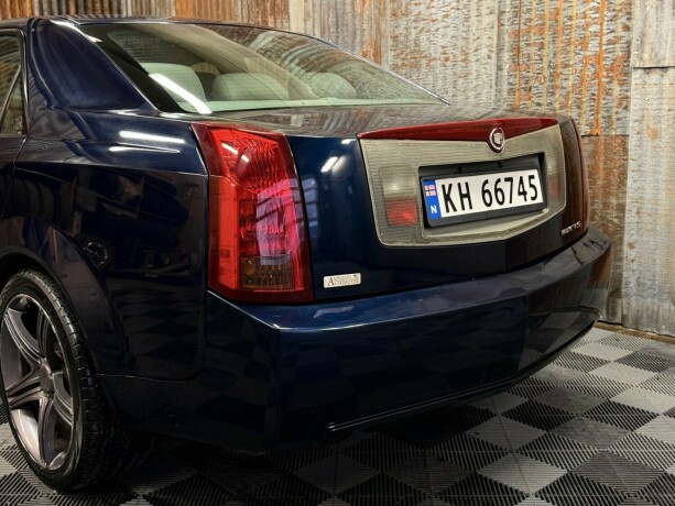 cadillac-cts-bensin-2003-big-17