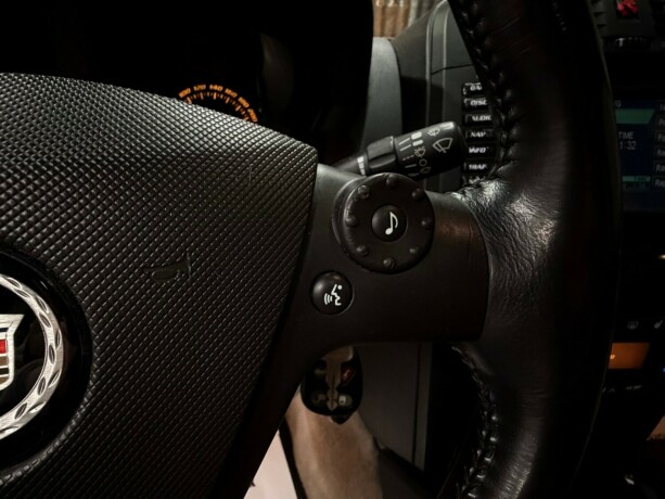cadillac-cts-bensin-2003-big-28