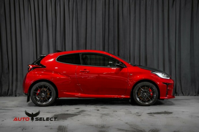 toyota-gr-yaris-bensin-2021-big-11