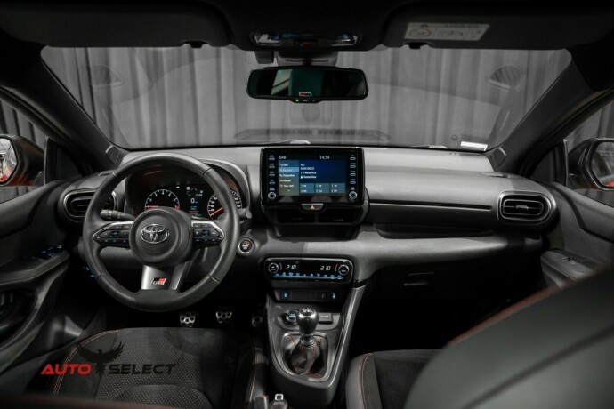 toyota-gr-yaris-bensin-2021-big-20