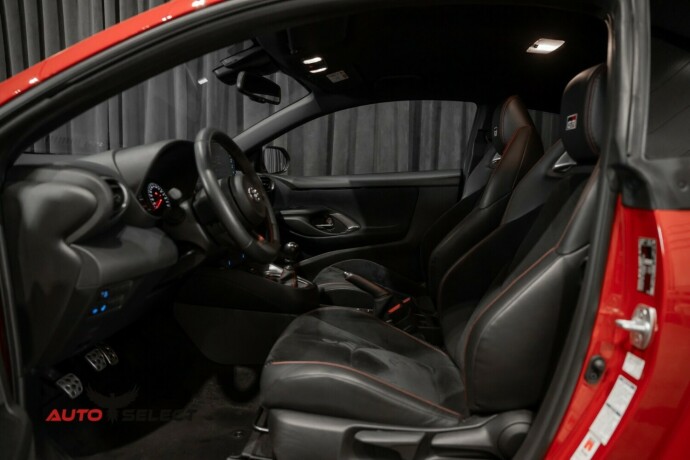 toyota-gr-yaris-bensin-2021-big-16