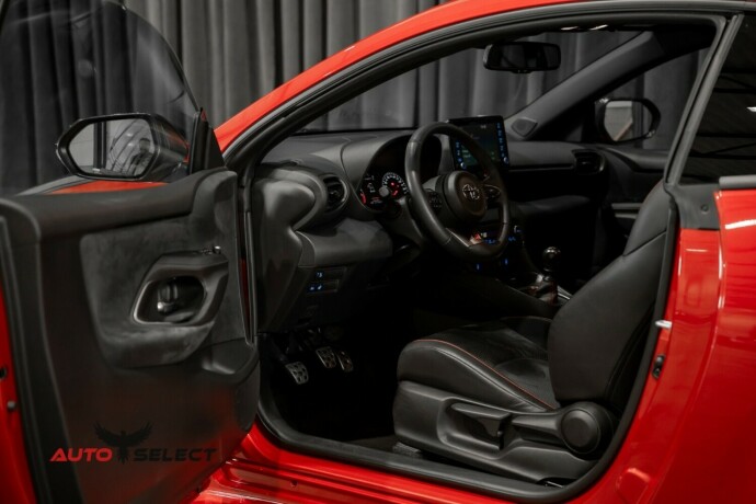 toyota-gr-yaris-bensin-2021-big-14
