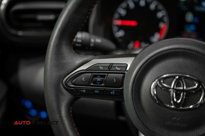 toyota-gr-yaris-bensin-2021-big-27