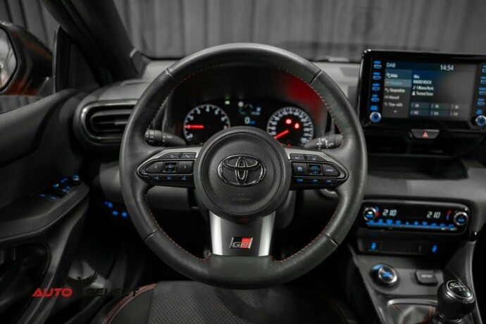 toyota-gr-yaris-bensin-2021-big-22