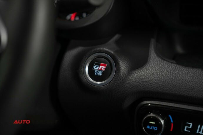 toyota-gr-yaris-bensin-2021-big-33