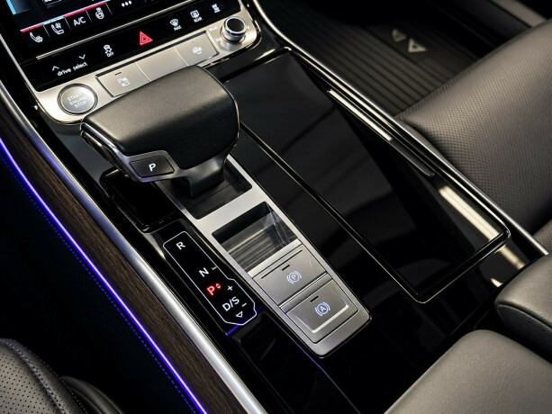audi-a8-elektrisitetbensin-2018-big-39