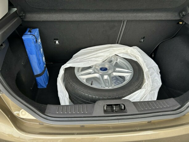 ford-fiesta-bensin-2014-big-8