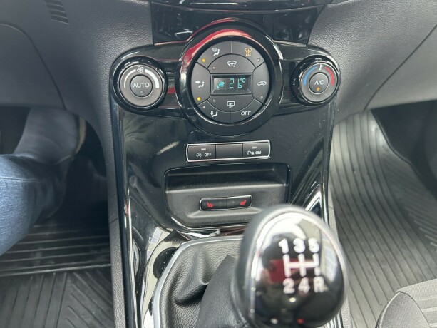 ford-fiesta-bensin-2014-big-18