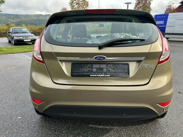 ford-fiesta-bensin-2014-big-5