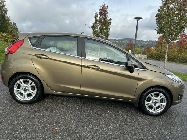 ford-fiesta-bensin-2014-big-7
