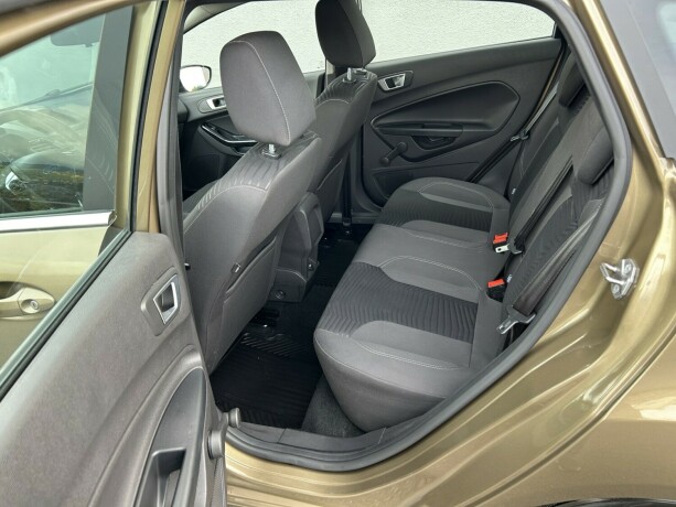 ford-fiesta-bensin-2014-big-11